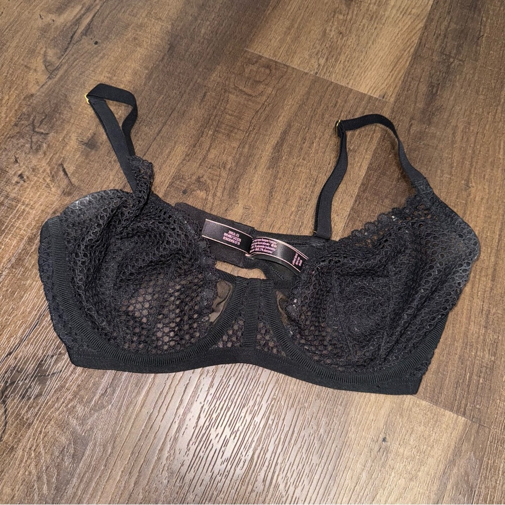Victorias Secret Unlined Demi Bra Black Mesh and Lace - Picture 1 of 5